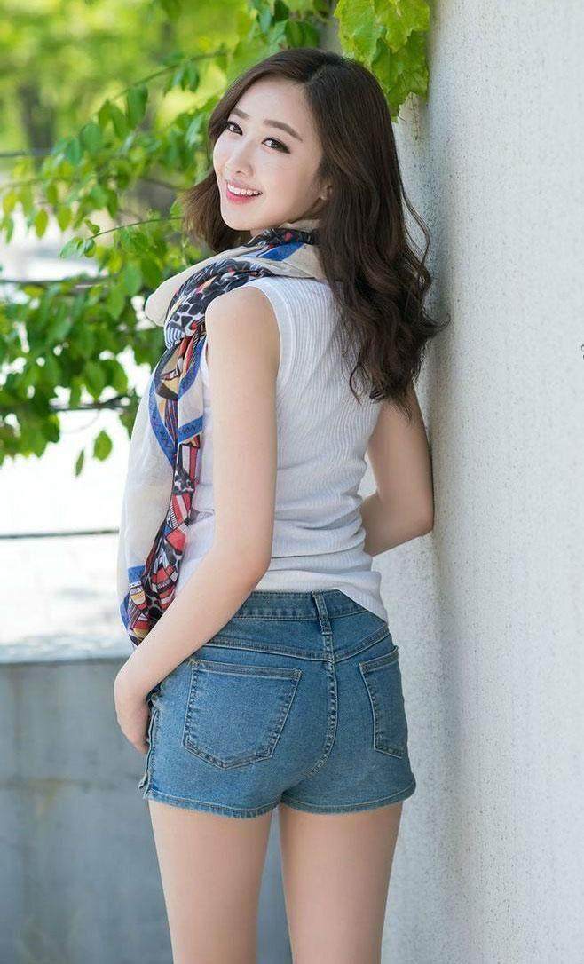 紧身裤看着就时髦, 完美展现女性的身材, 让我也好心动