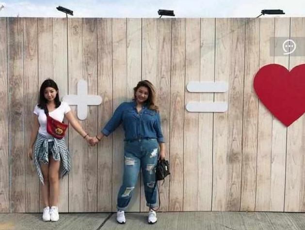 180斤郑少秋女儿，穿出迷人身姿，网友：简直是胖女孩的穿衣指南