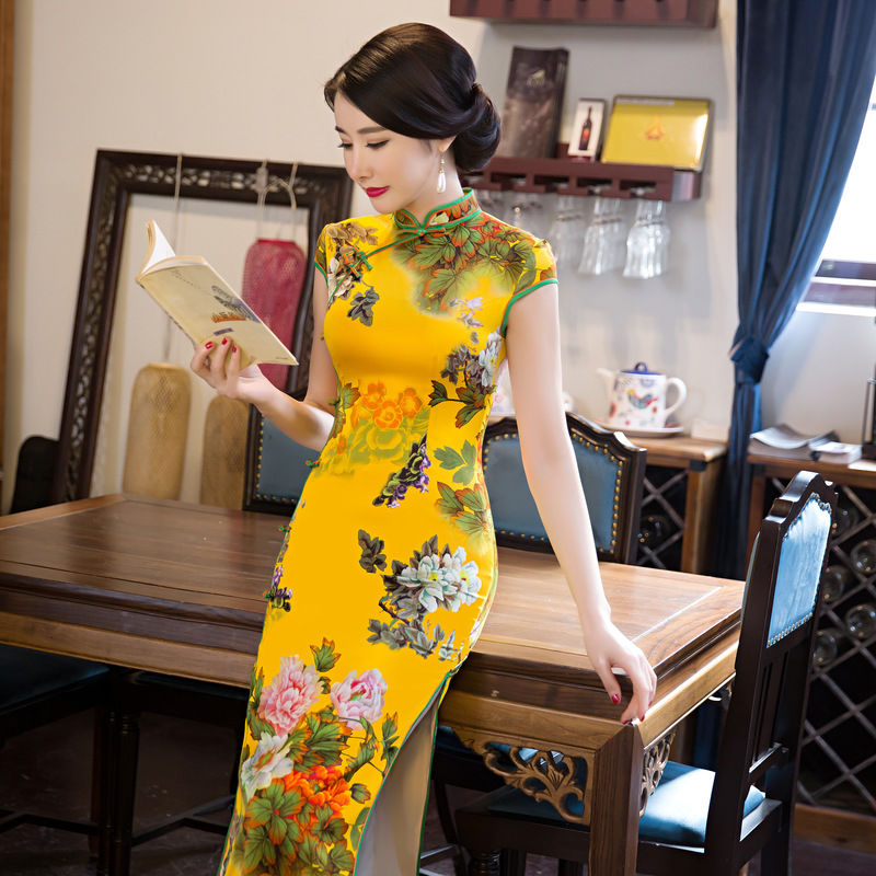 令女人魂牵梦绕的旗袍，凹凸的性感哪个女人能不喜爱