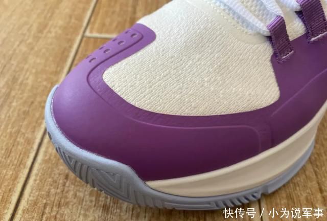  鞋面：全掌类boost，足弓大碳板，范弗里特上脚的狙击一代你期待吗
