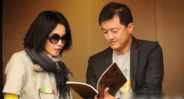  [王菲]有意思！网红晒明星合照王菲李嫣在列，窦靖童坐在周迅李亚鹏中间