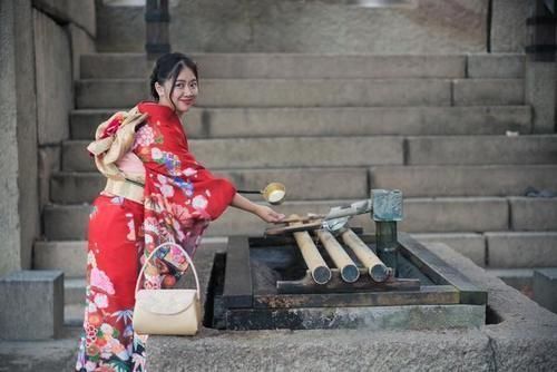  整容@日本整容般的化妆术是怎样的呢女孩拿自己的脸试验，效果惊人