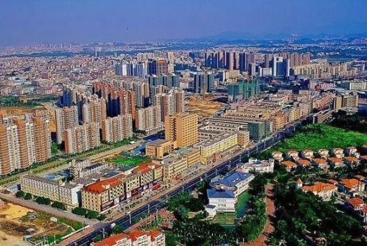 广东大起大落的一座城市，巅峰时比深圳繁华，后来街道冷清无人气