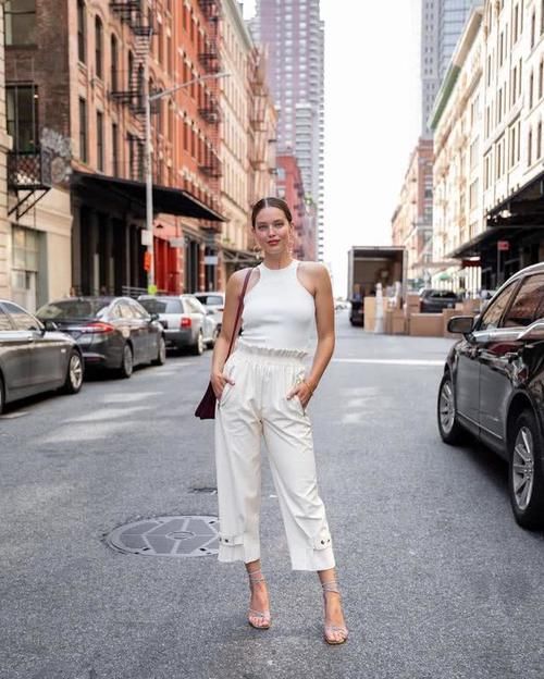  『裤衩』宅家也穿出仪式感！时尚达人居家日常，没有大裤衩只有好看自拍！