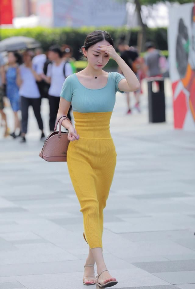  『舒适』靓丽又舒适的装扮有很多, 时尚女生偏爱的还是针织裙