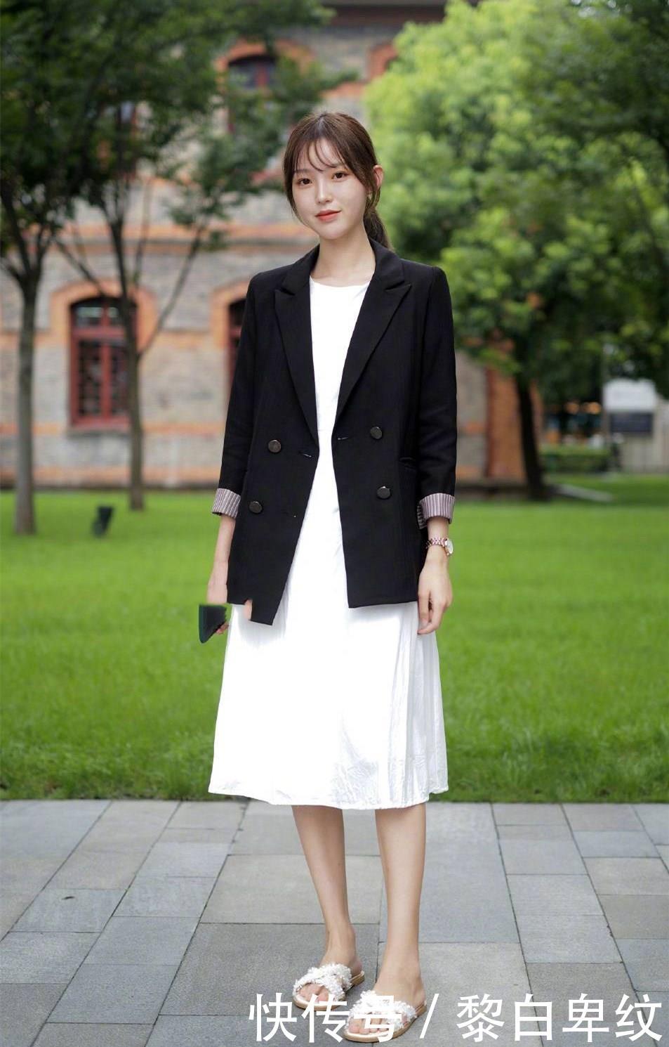  「纤瘦」腿型纤瘦的美女穿连衣裙，不用搭配高跟鞋，穿平底鞋也很有美感