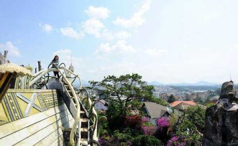  越南旅游：越南最“疯狂”的建筑，为前总统女儿设计建造，犹如一座童话城堡