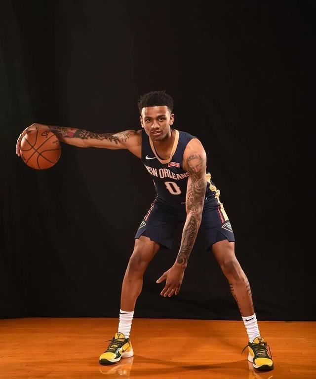  战靴@NBA球员上脚：亚历山大的球鞋，很多科比战靴和倒勾！
