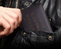 一种多功能套包“驾驶证包”火了!比车管所的卡套牛气百倍，贼帅