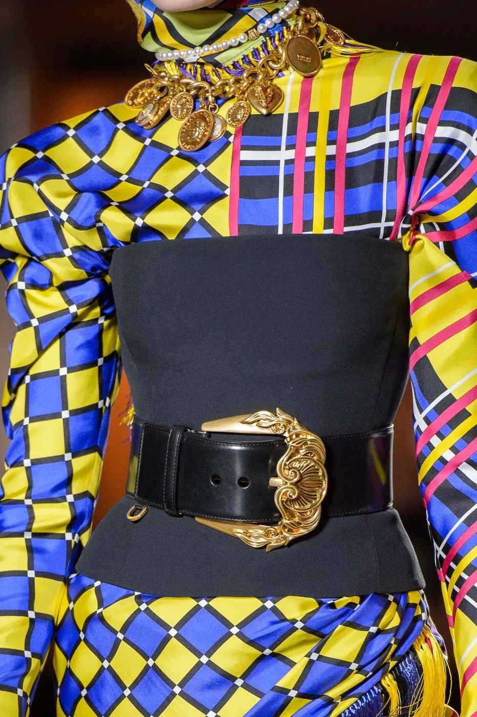 从秀场到街头，今夏最火的连衣裙是这一条!