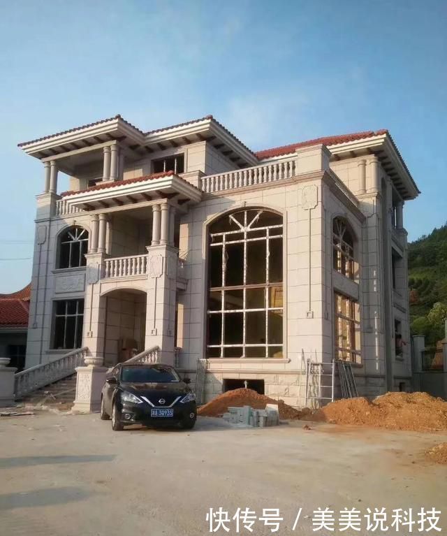 「平面布局图」江西农村35万建别墅，广东60万，福建100万，你觉得哪栋更值？