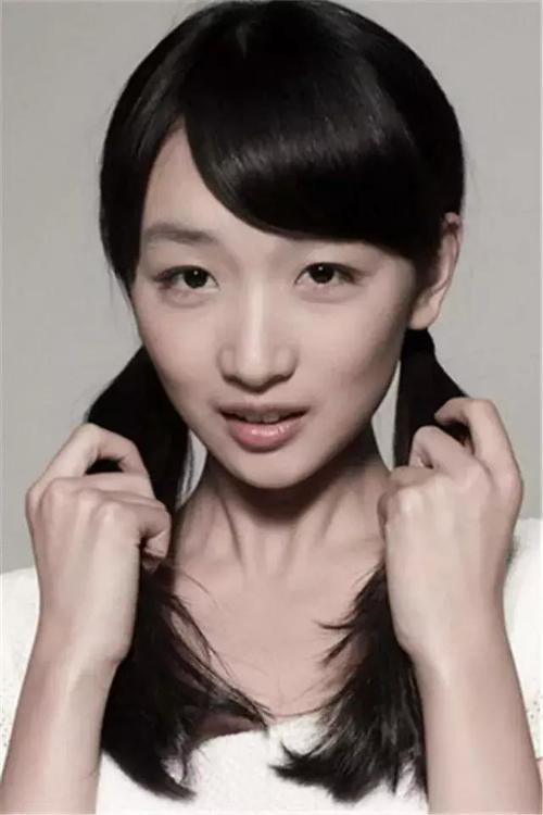 看周冬雨的时尚进阶之路