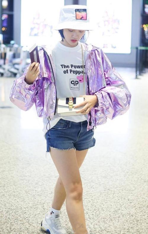 唐艺昕腿比刘亦菲宋茜还粗了，网友：之前说百斤就是胖，打脸了！