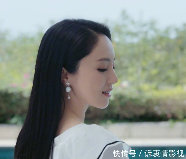 董璇最新写真曝光，面部发福明显