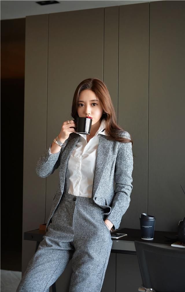 街拍：没有活力的夏天，小姐姐的大长腿你Hold住？