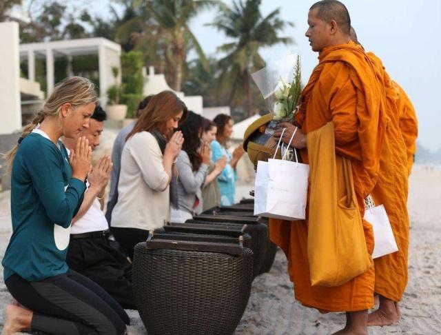 寺庙烧香拜佛时，切记五大禁忌，不懂的可以看看