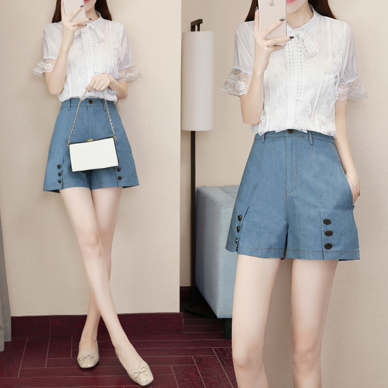 去了上海才发现，街上的70后女人，都穿短裤套装，美的像小姑娘