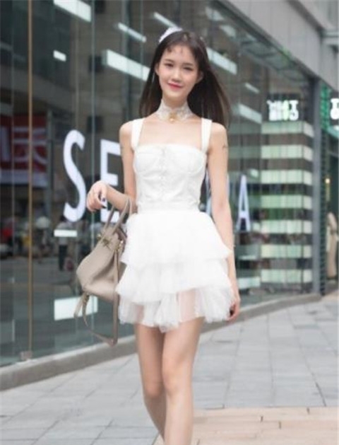 【 气质】仙女般的气质,尽显青春迷人气息,街拍:可爱性感的小姐姐