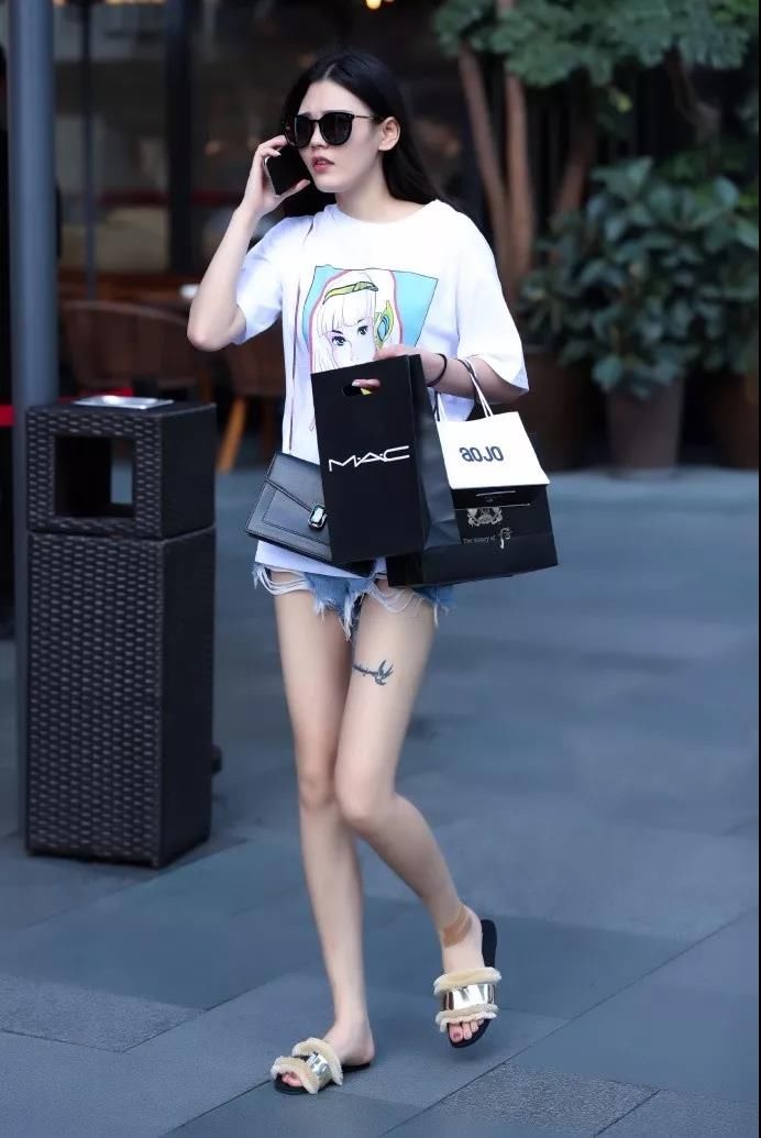 街拍路人,艳压群芳的时尚穿搭参考,让你美得气宇非凡