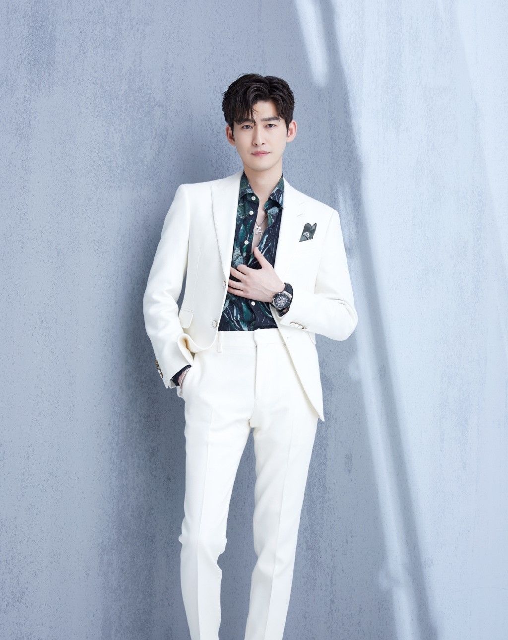 [尽处]张翰演技成熟细腻, 期待与焦俊艳搭档新剧《烽烟尽处》播出