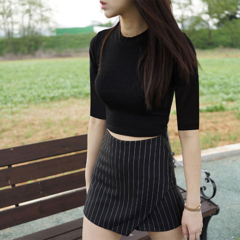 超火爆的紧身一字肩，学这个女人这样穿，让你引爆回头率