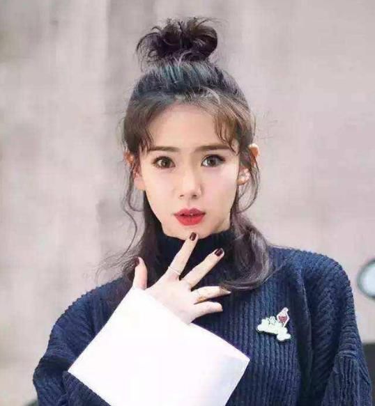  「告急」Tony老师私下透露，发际线“告急”，可能是常年这3种发型引起的