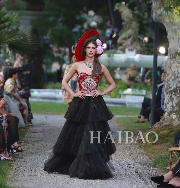 养眼| 周迅和刘雯同台比美你站谁?反正我已经沦陷了