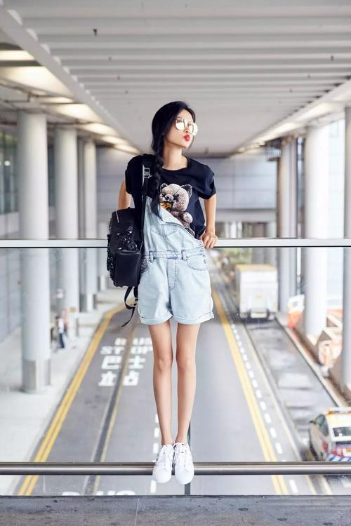 娜扎输给了关晓彤！不仅腿短，还九曲十八弯？