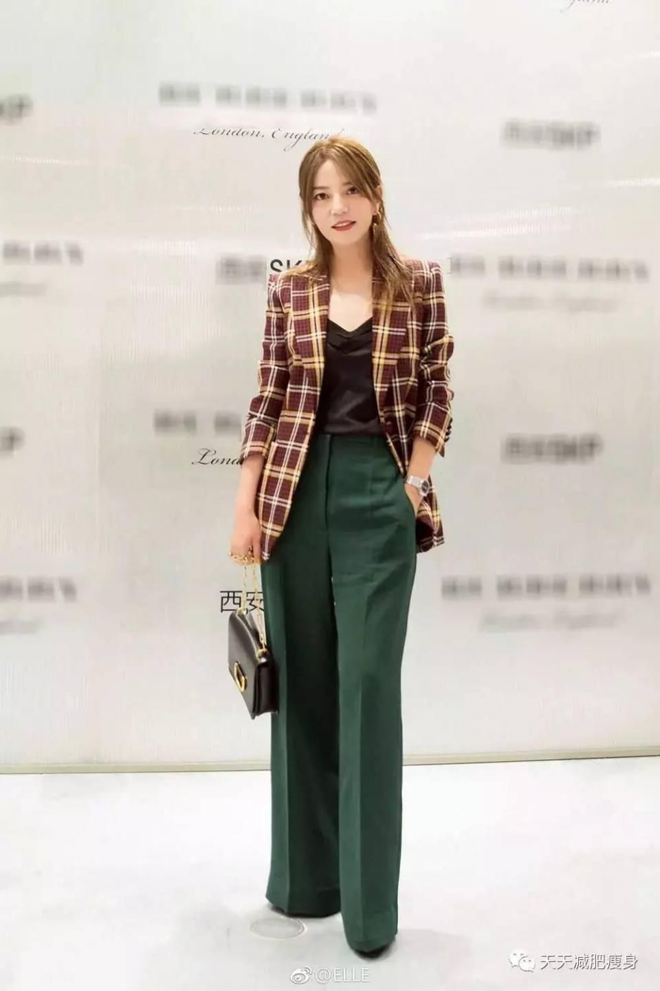 忽胖忽瘦的赵薇又瘦成了小燕子，这气球般的体质不动就能瘦?