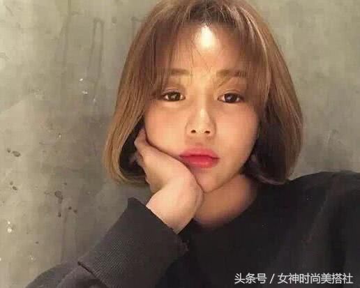 大脸女生不敢剪短发?这3款“发型”真不要太适合!显得脸小还时