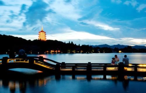 这里是我国发展得最快城市之一,并且风景怡人,是你的家乡吗?