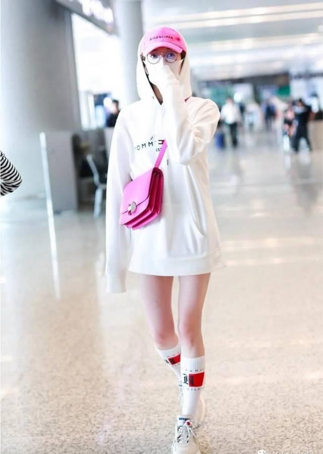 漂亮:时尚街拍示范性,这25套连帽卫衣穿衣搭配,究竟漂亮在哪儿?