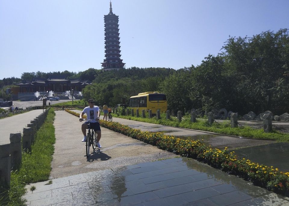 沈阳“怪坡”水往高处流，汽车熄火自动上坡，专家无法解释！