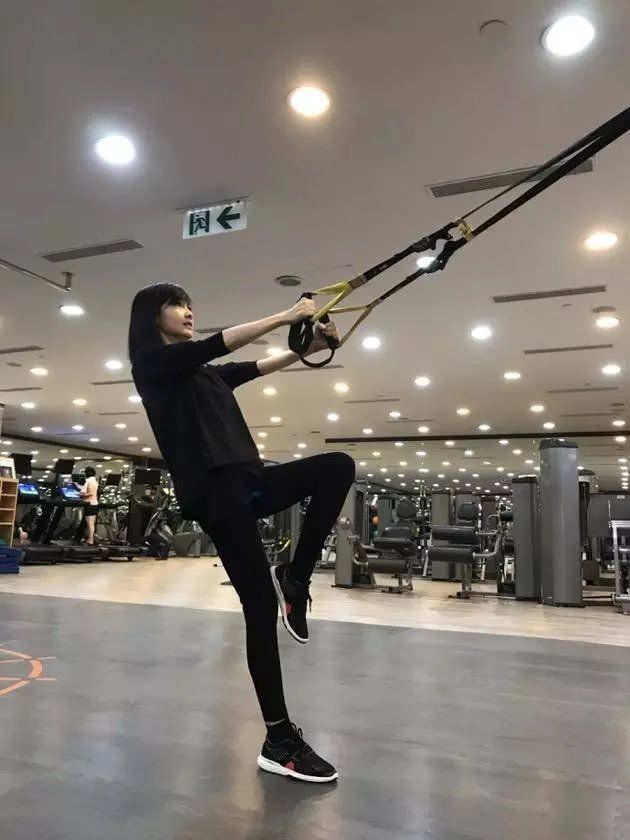 21岁的你拿什么拼过，51岁的周慧敏，48岁的莫文蔚，43岁的佘诗曼