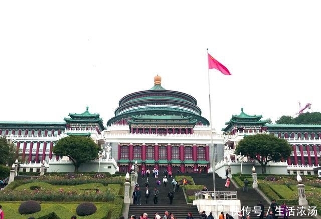 这座70年前的建筑号称重庆必玩景点，门票仅10元，却比洪崖洞低调