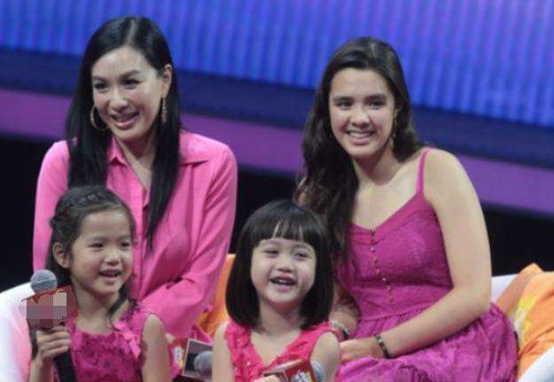 钟丽缇大女儿泳池照流出, 身材火辣程度不输妈妈, 发育的真好!