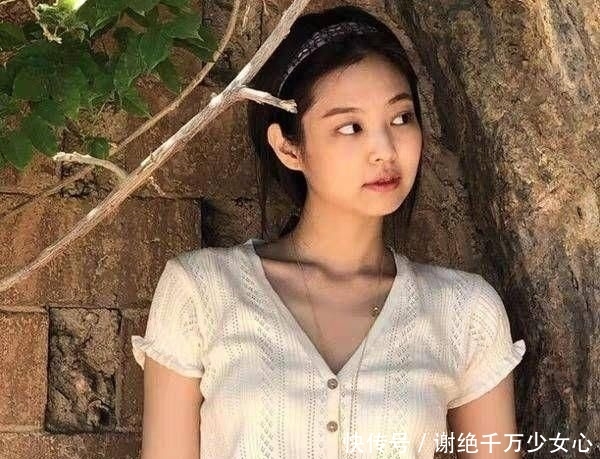 『款式的短上衣』占据时尚圈半壁江山的单品,显高又显瘦,短款上衣竟如此火爆?