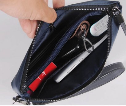 有钱人包里放一包中华烟什么意思?贼强悍，后悔才知道