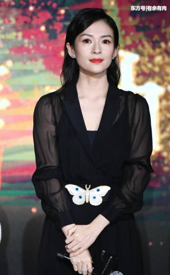 还是章子怡厉害，裙子上竟停了一直蝴蝶，莫不是香妃本人?