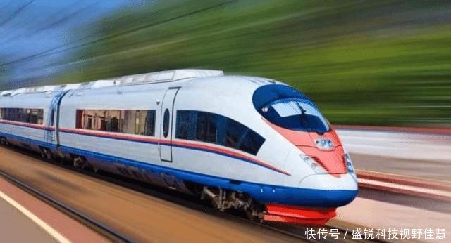  「行驶」为什么火车深夜可以继续行驶，高铁却不行？乘务员透露