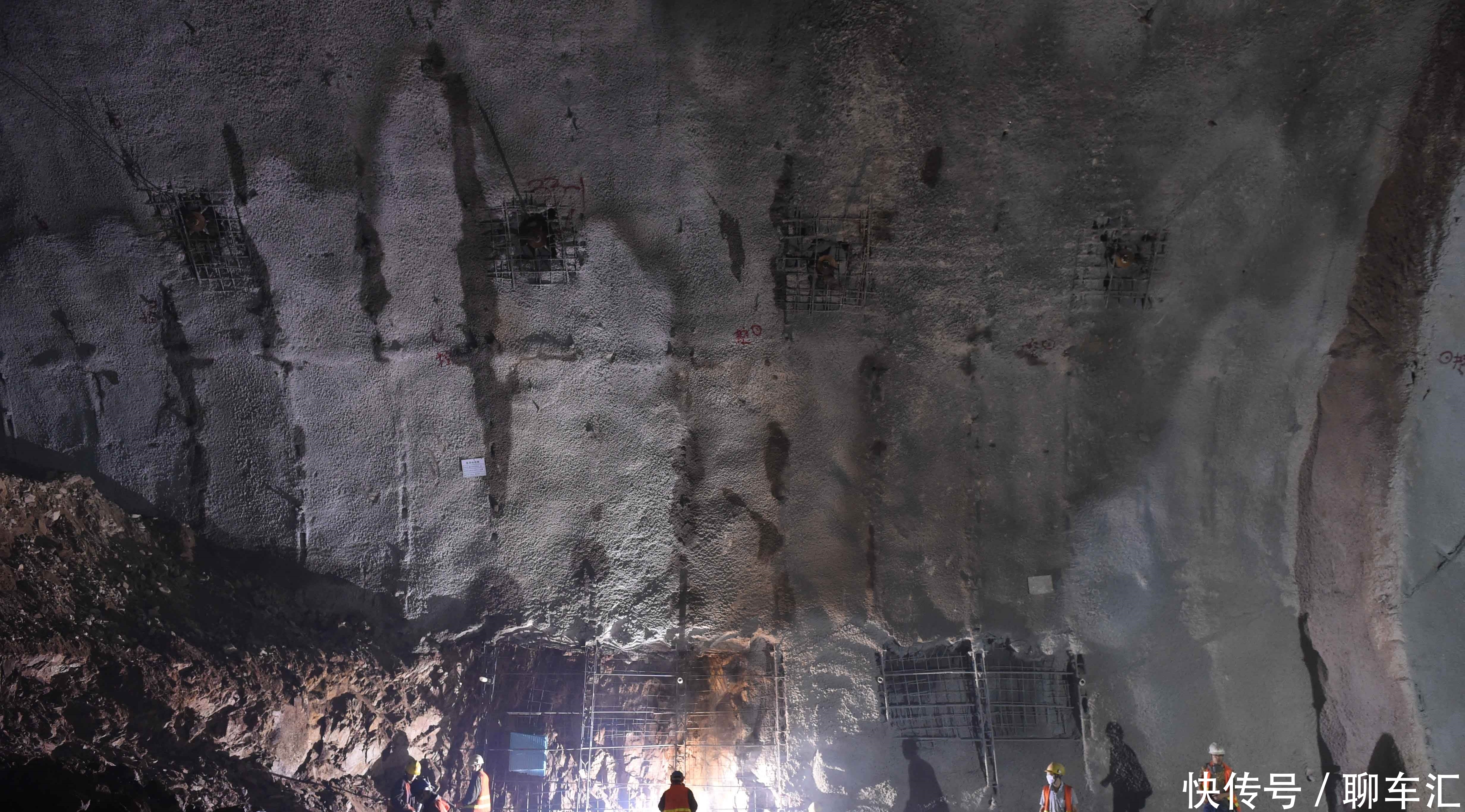 私藏在长城下深一百米的高铁站，建成后必将会惊艳全球