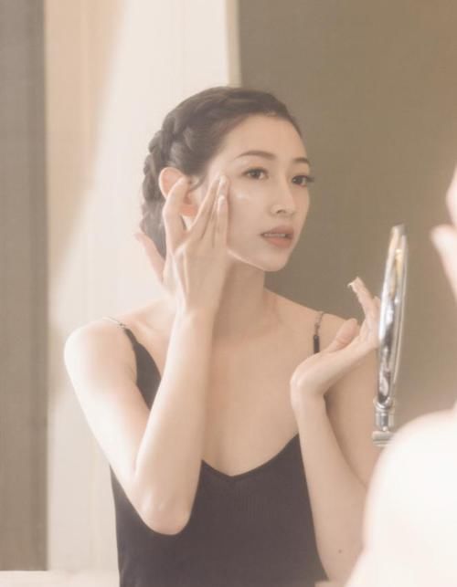  女人：这6个护肤坏习惯，正在慢慢毁掉你的脸，偏偏很多女人每天这么做