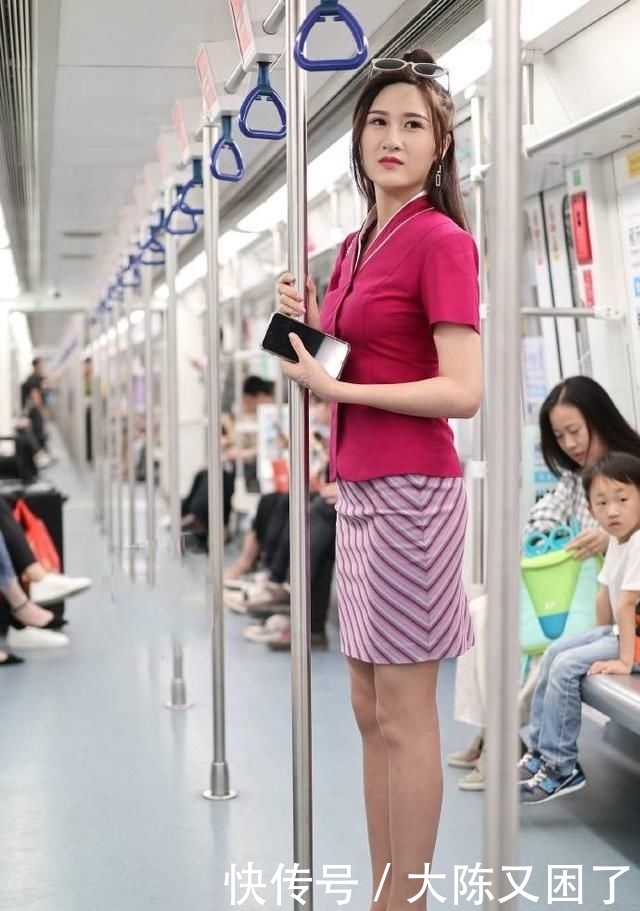  『女性』高跟鞋独占时尚鳌头，是展现女性魅力的不二选择