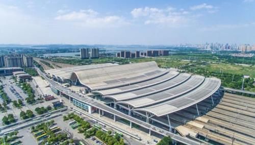  建筑@中国“最美”火车站，耗资140亿，被誉为全球最美建筑！