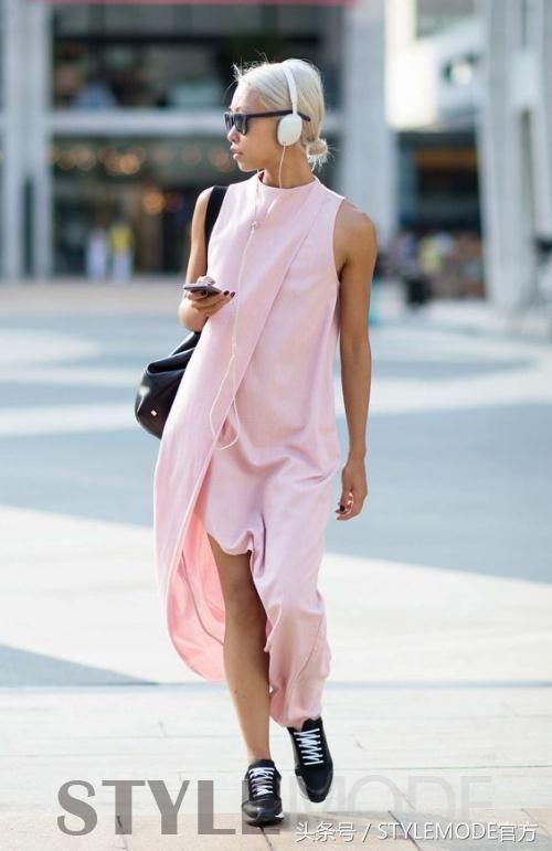 入秋的N套时髦穿搭，颜值最高还是粉色skr人！