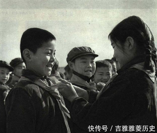 老照片：1974年的天安门广场 全国各族人民向往的地方