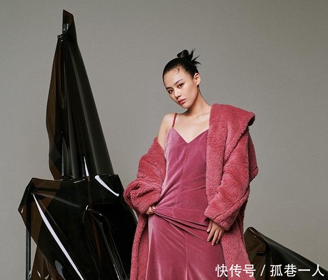 都说丑的丸子头，吴昕顶着它走机场，马思纯却顶着它拍大片