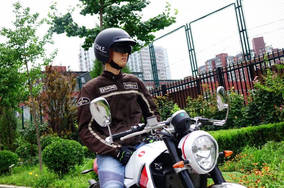 磨砂复古头盔ECE认证，带内置镜片+帽檐，238限量抢购，还有大礼