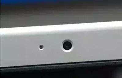 导游经常劝诫:进入酒店房间时,先打开手机摄像头这样做再开灯!