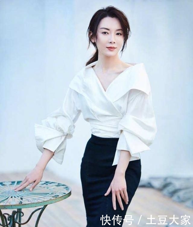  气质■女人过了40岁最好不要穿这4种衣服出门，不仅毫无气质还特别掉价